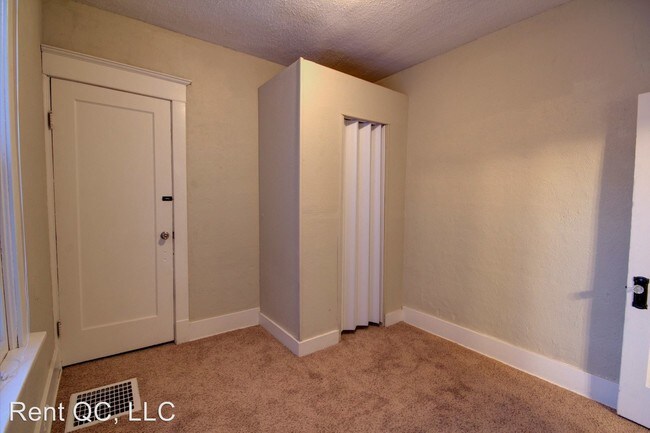 Building Photo - 3 br, 1 bath House - 2120 Telegraph Rd