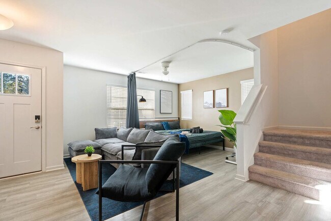 Building Photo - 227 Socket St