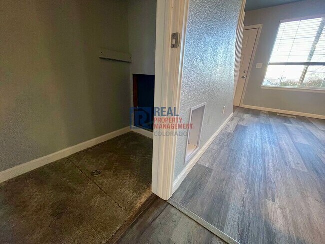 Foto del edificio - 805 Summer Dr