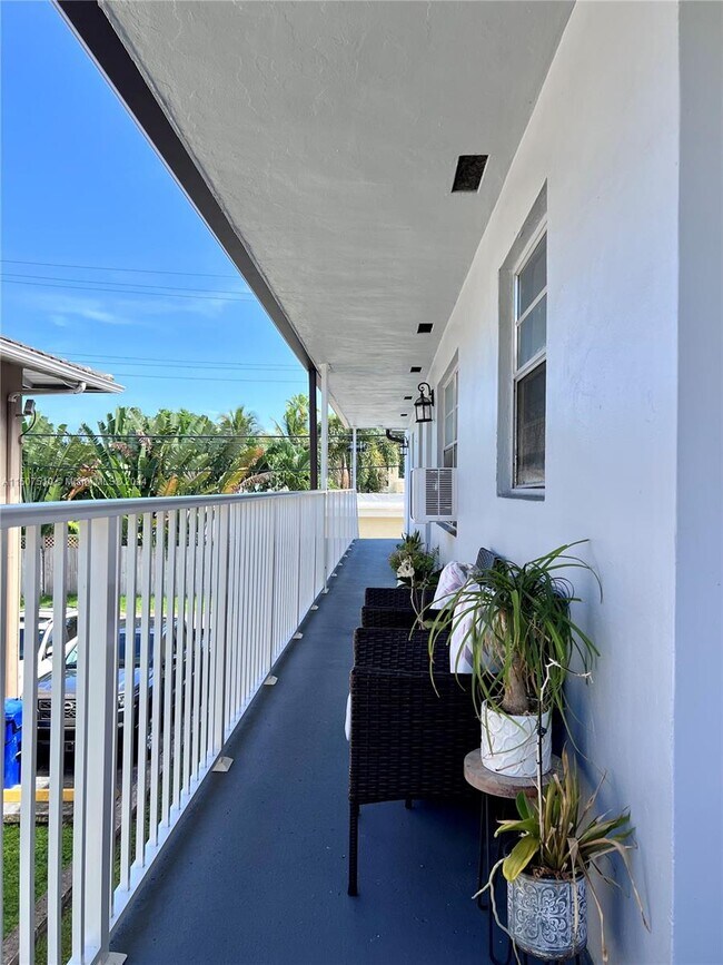 Foto del edificio - 2464 SW 22nd St