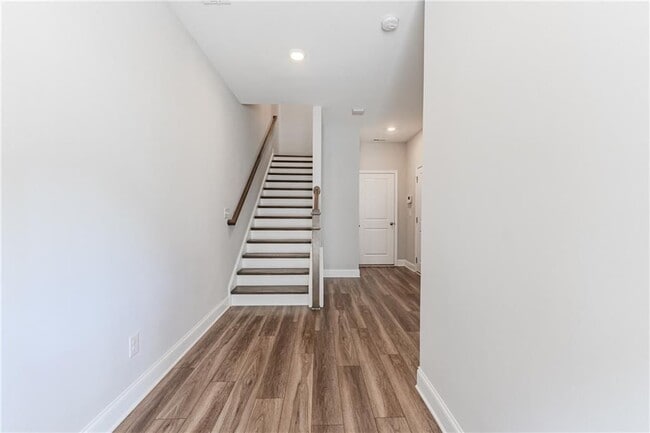 Building Photo - 5051 Pinckney Ln