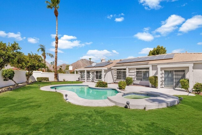 Foto del edificio - 47970 Vía Jardin