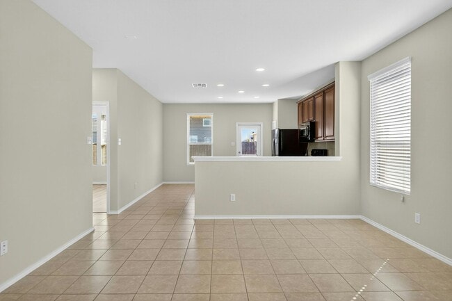 Building Photo - 137 Miracle Dr