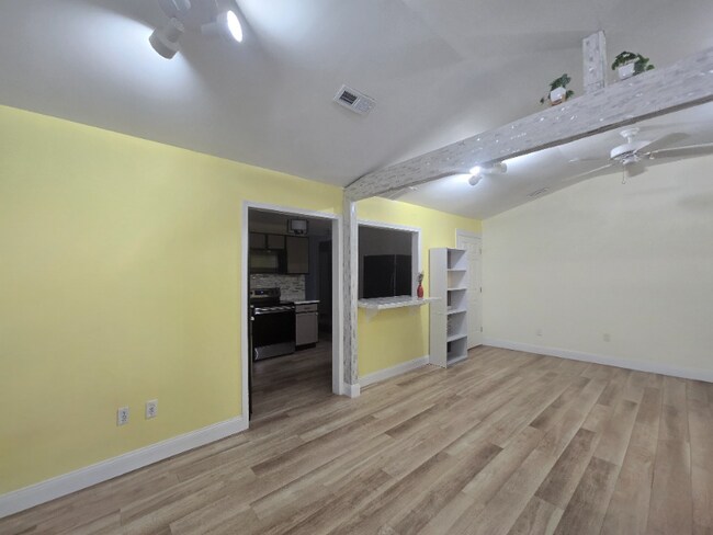 Foto del edificio - 806 Bennett Rd