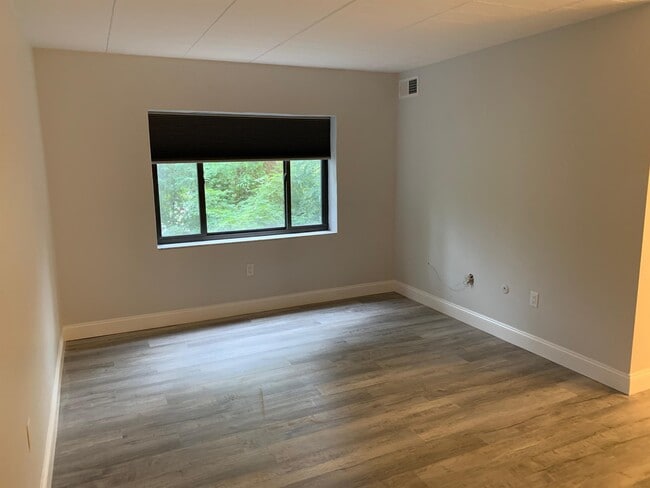 Building Photo - 3457 Evergreen Rd