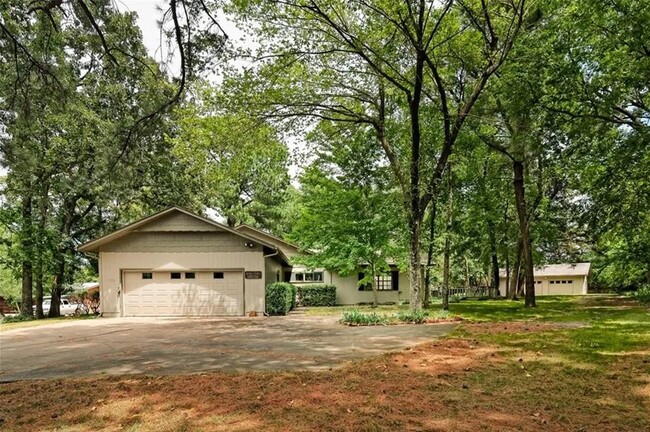 Building Photo - 1485 W Sunset Pl