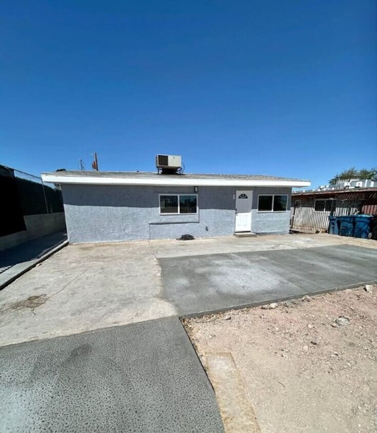 Primary Photo - 210 W Monroe Ave