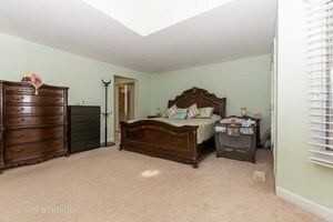 Foto del edificio - 425 Ashbury Dr