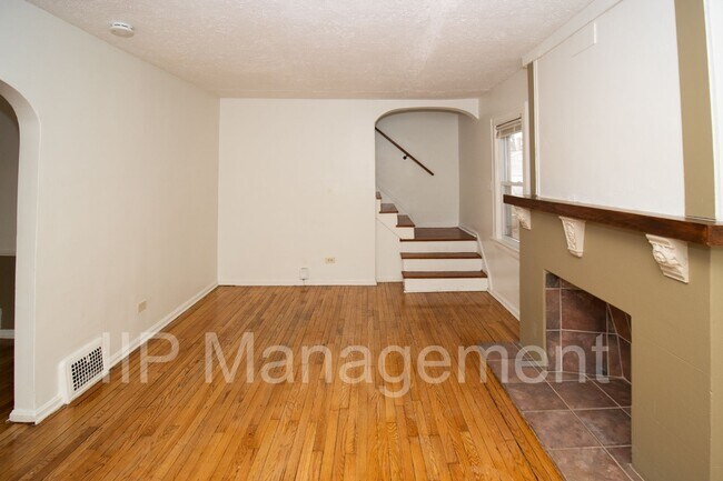 Foto del edificio - 3BR 2BA Single Family Home in Cleveland He...