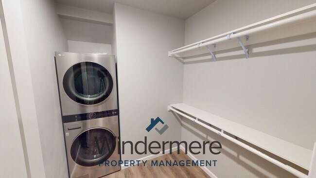 Foto del edificio - woodlawn705/707