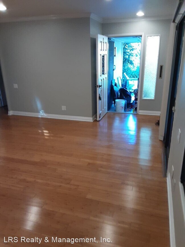 Building Photo - 2 br, 1 bath House - 3062-D Via Serena S