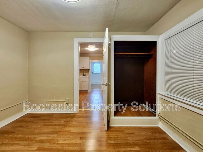 Building Photo - 51 Fleming St