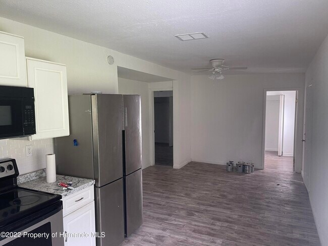 Building Photo - 9023 Gronde Ave