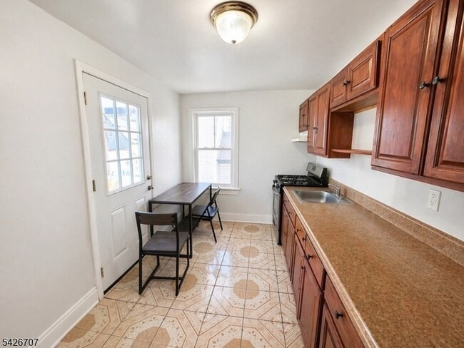 Photo - 119 N 11th St Apartment