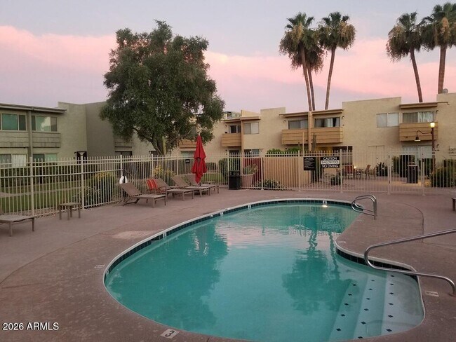 Foto del edificio - 4600 N 68th St