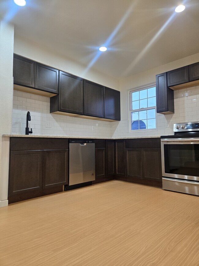 Cocina - 3030 W Kentucky Ave