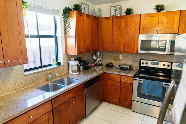 Foto del edificio - 9721 NW 9th St