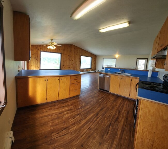 Building Photo - Commerce Duplex
