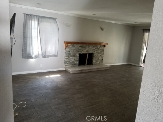 Building Photo - 16043 Lashburn St