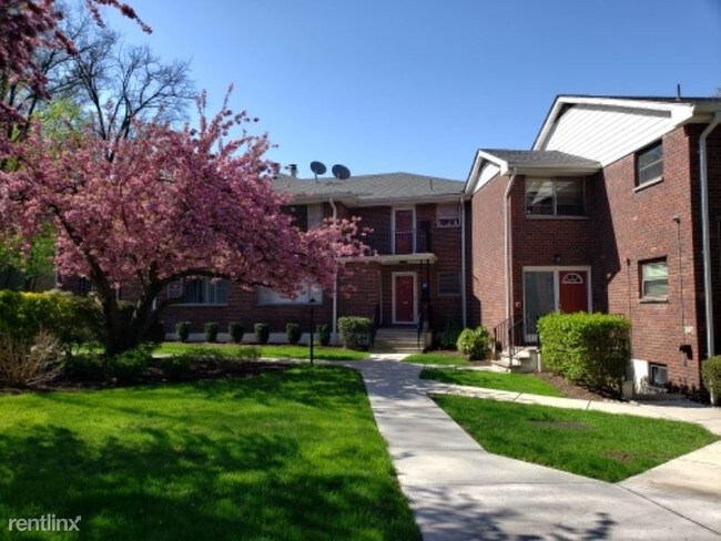 Foto del edificio - 171 Meadowbrook Rd