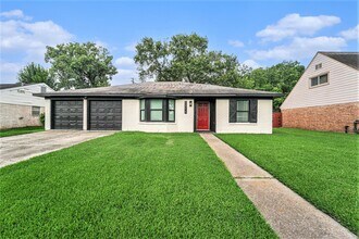 Building Photo - 12215 Hillcroft St