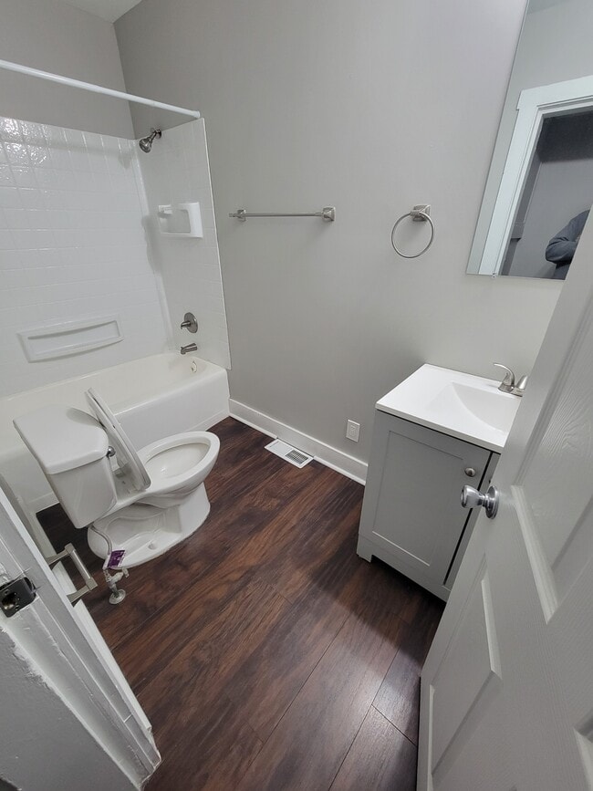 Building Photo - 1434 E Naomi St