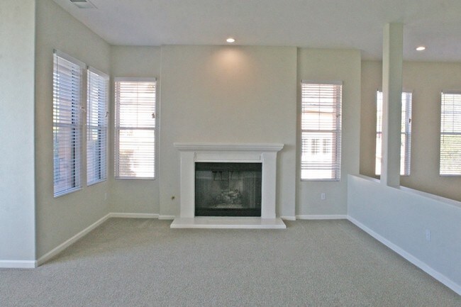 Building Photo - 6119 Country Club Pkwy