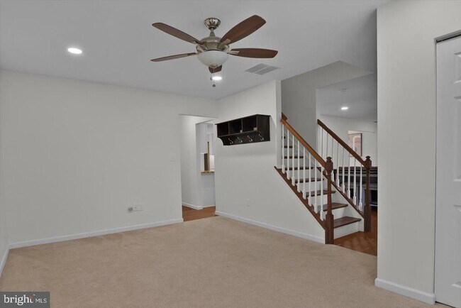 Foto del edificio - 110 E Partridge Ln