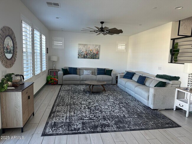 Foto del edificio - 3645 N 56th St