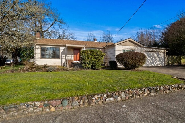 Foto del edificio - 2055 NW Beca Ave