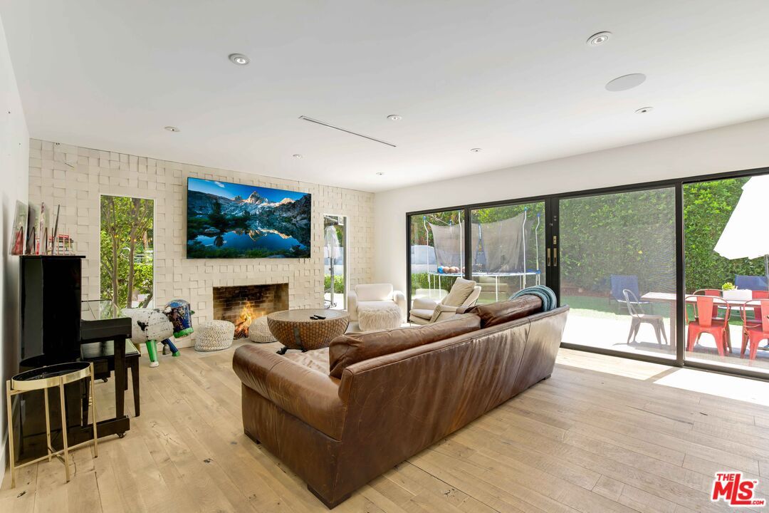 3158 Dona Conchita Pl, Los Angeles, CA 91604 House Rental in Los