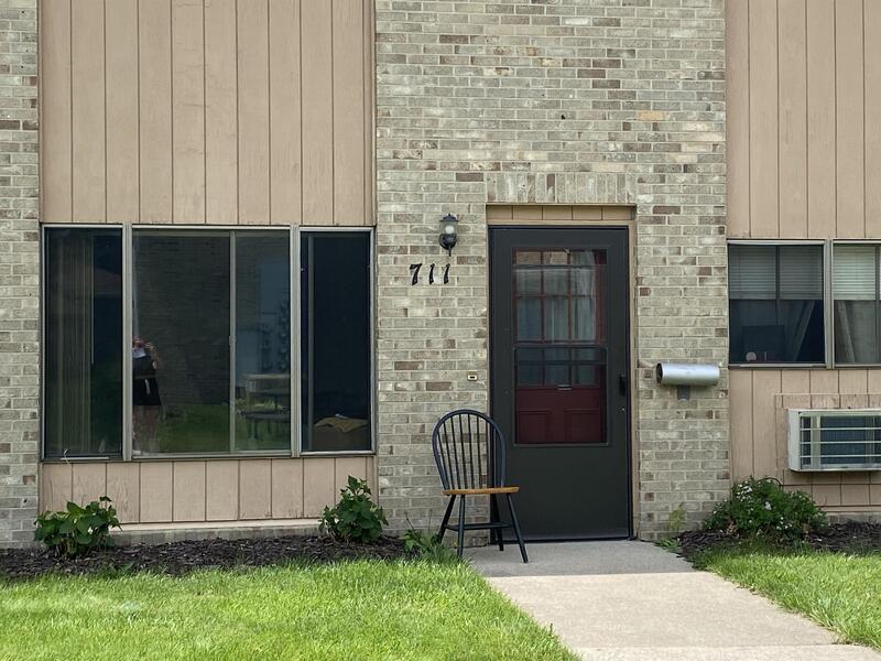 711 6th St, Boone, IA 50036 Condo for Rent in Boone, IA