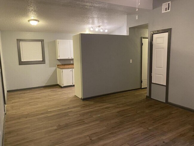 Foto del edificio - 5433 N Hartford Ave