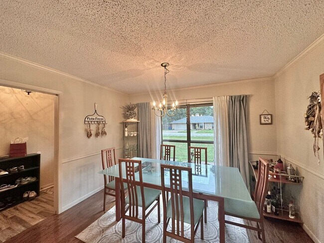Foto del edificio - COMING SOON! Spacious 3-bedroom, 2-bathroo...