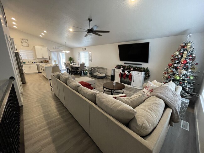 Foto del edificio - 2323 E Weeping Willow Way