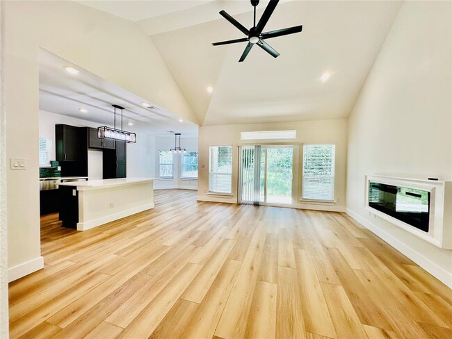 Building Photo - 15113 N Flamingo Dr