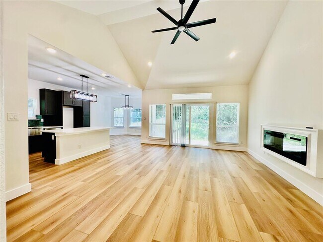 Foto del edificio - 15113 N Flamingo Dr