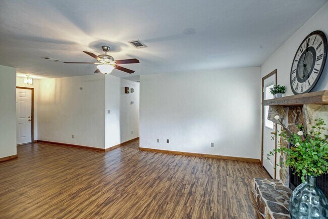 Foto del edificio - 3232 Riddle Dr