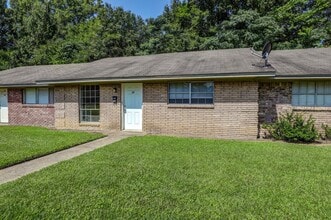 Building Photo - 2400 Brookridge Dr