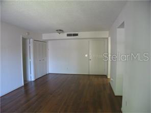 Foto del edificio - 801 Russell Ln