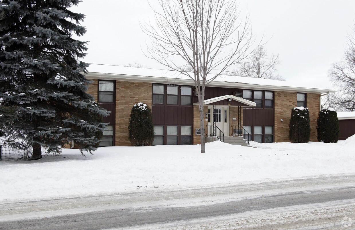 Building Photo - 741 32nd Ave N