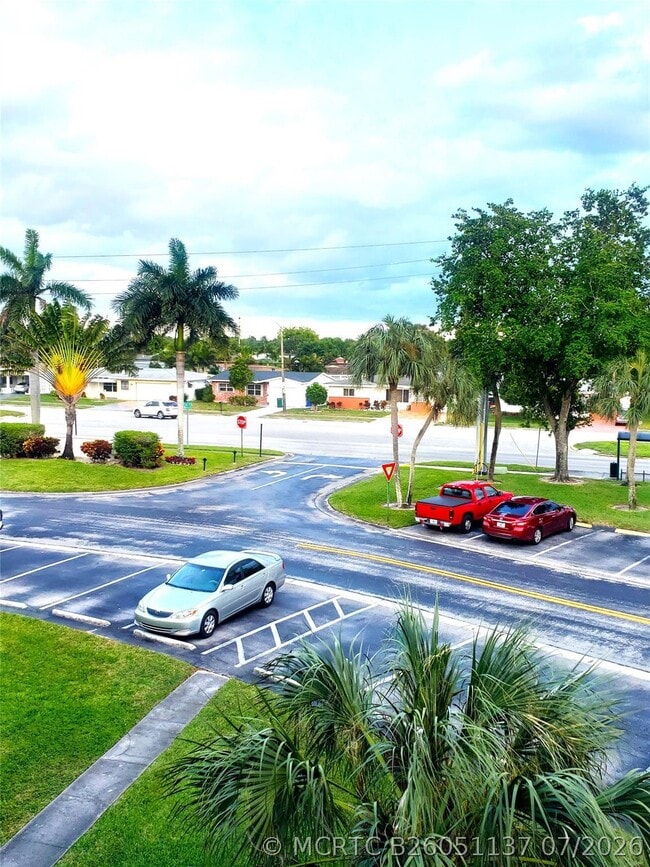 Building Photo - 7897 Golf Cir Dr