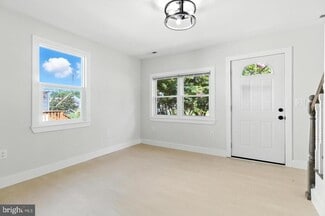 Building Photo - 821 S Woodlynn Rd