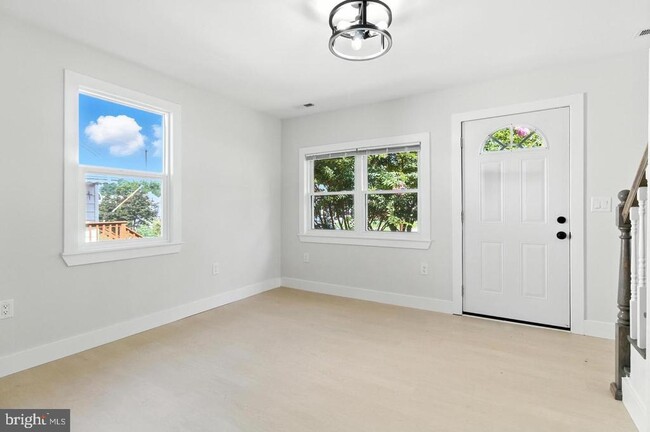 Foto del edificio - 821 S Woodlynn Rd