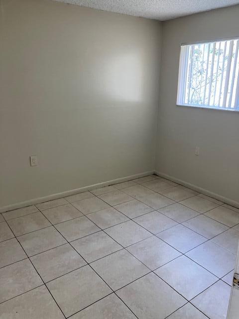 Foto del edificio - 959 Lake Terry Dr