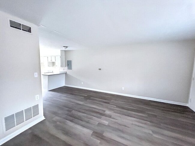 Building Photo - 7736 Rugby Ave