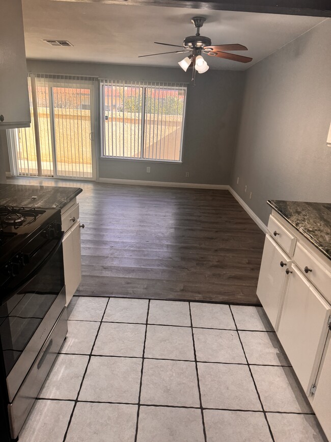 Foto del edificio - 2120 El Domingo Cir