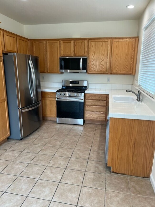 Foto del edificio - Three Bedroom Home in Rincon Valley!!!