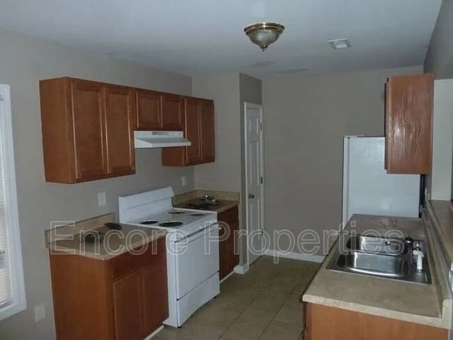 Photo - 2004 Hart St Townhome