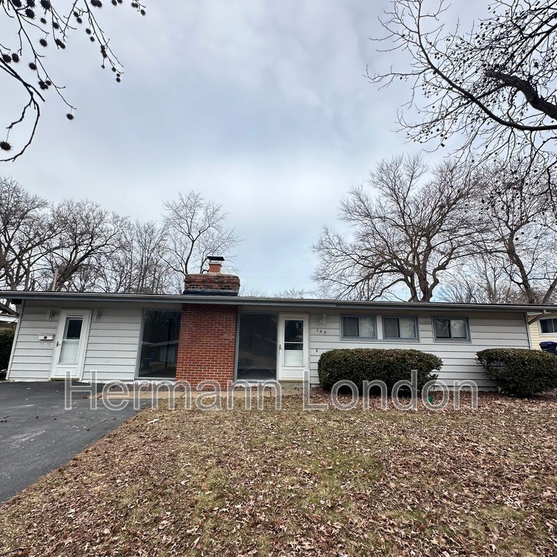 Primary Photo - 785 Bobbins Ln